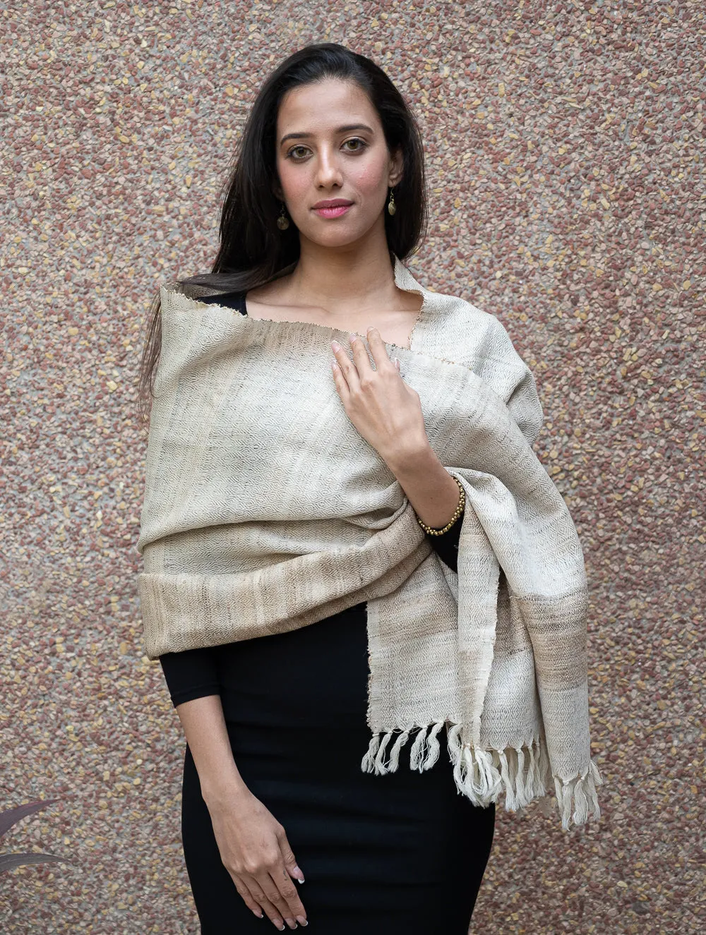 Elegant Warmth. Handwoven Wool Stole - Beige