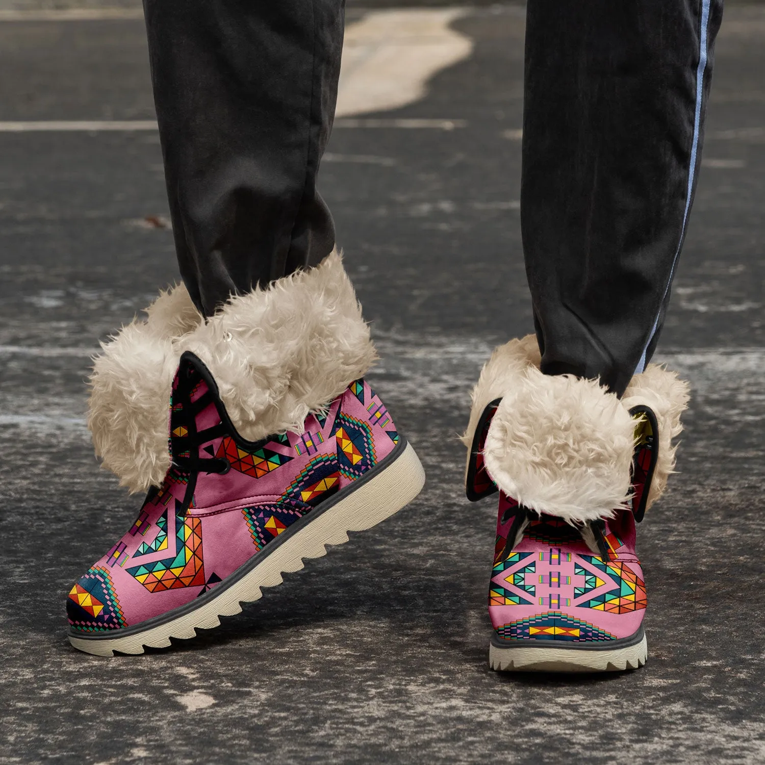 Travois Tipi Dusky Sunset Polar Winter Boots