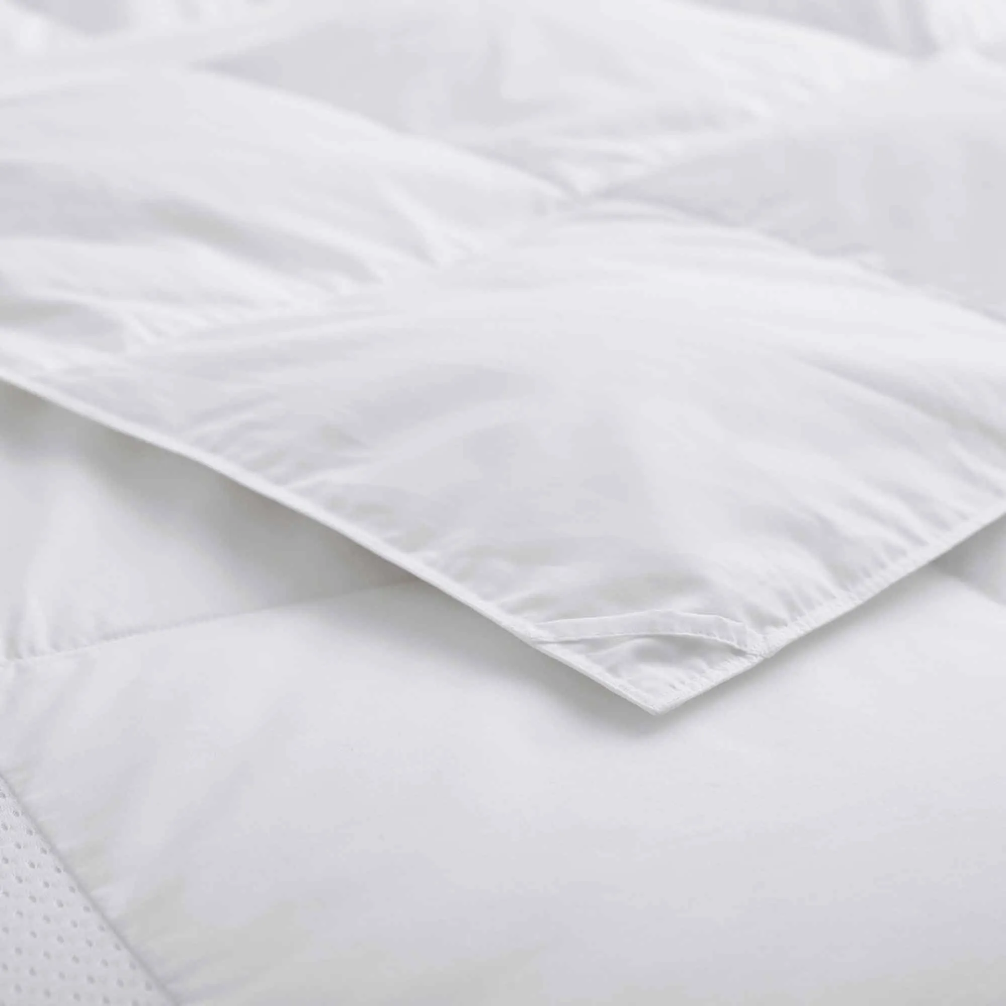 Ultra Lightweight Cooling Down Comforter for Hot Sleepers