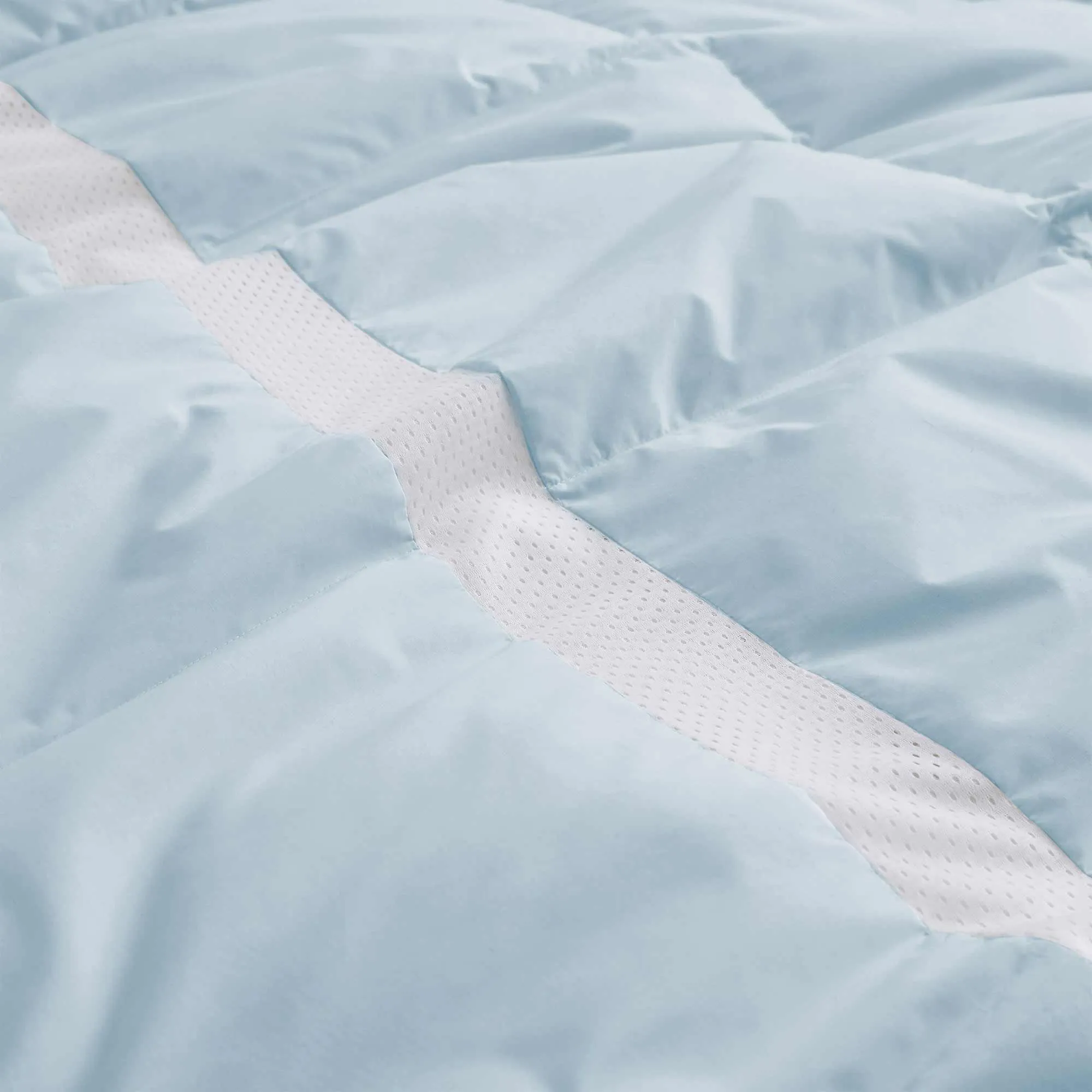 Ultra Lightweight Cooling Down Comforter for Hot Sleepers